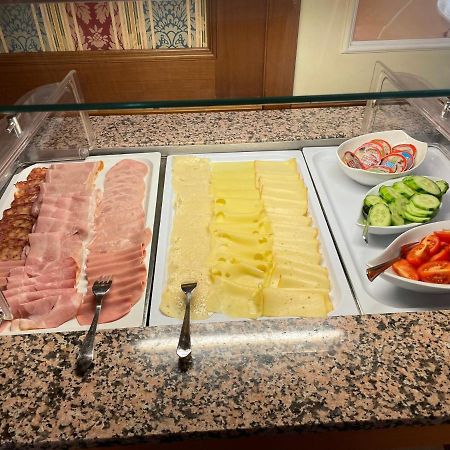 Hotel Restaurant Wallner I Contactless Check-In Sankt Valentin Luaran gambar