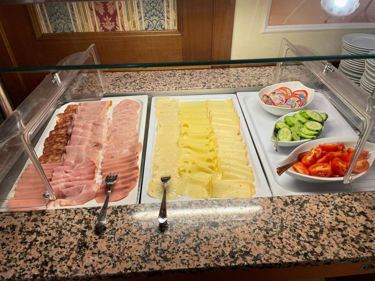 Hotel Restaurant Wallner I Contactless Check-In Sankt Valentin Luaran gambar
