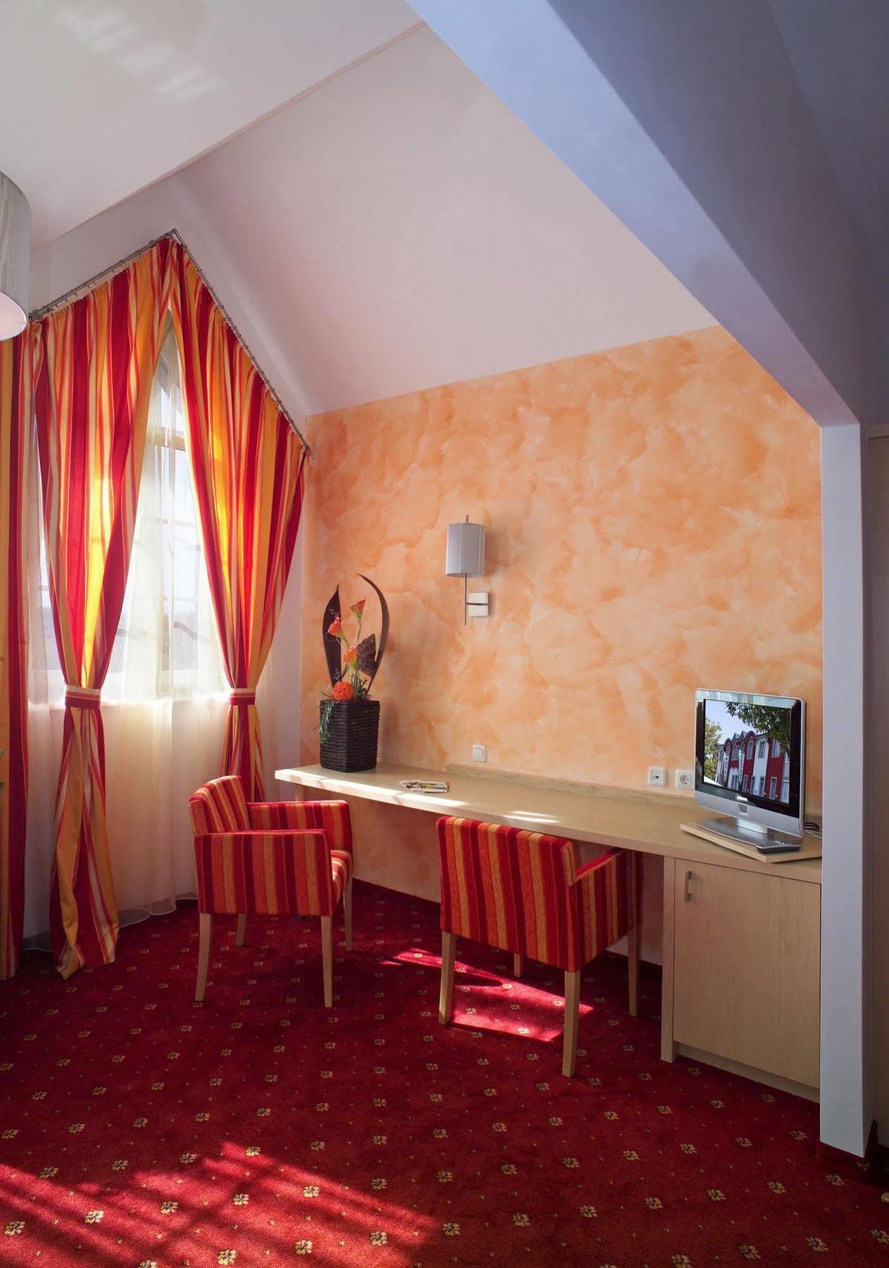 Hotel Restaurant Wallner I Contactless Check-In Sankt Valentin Luaran gambar